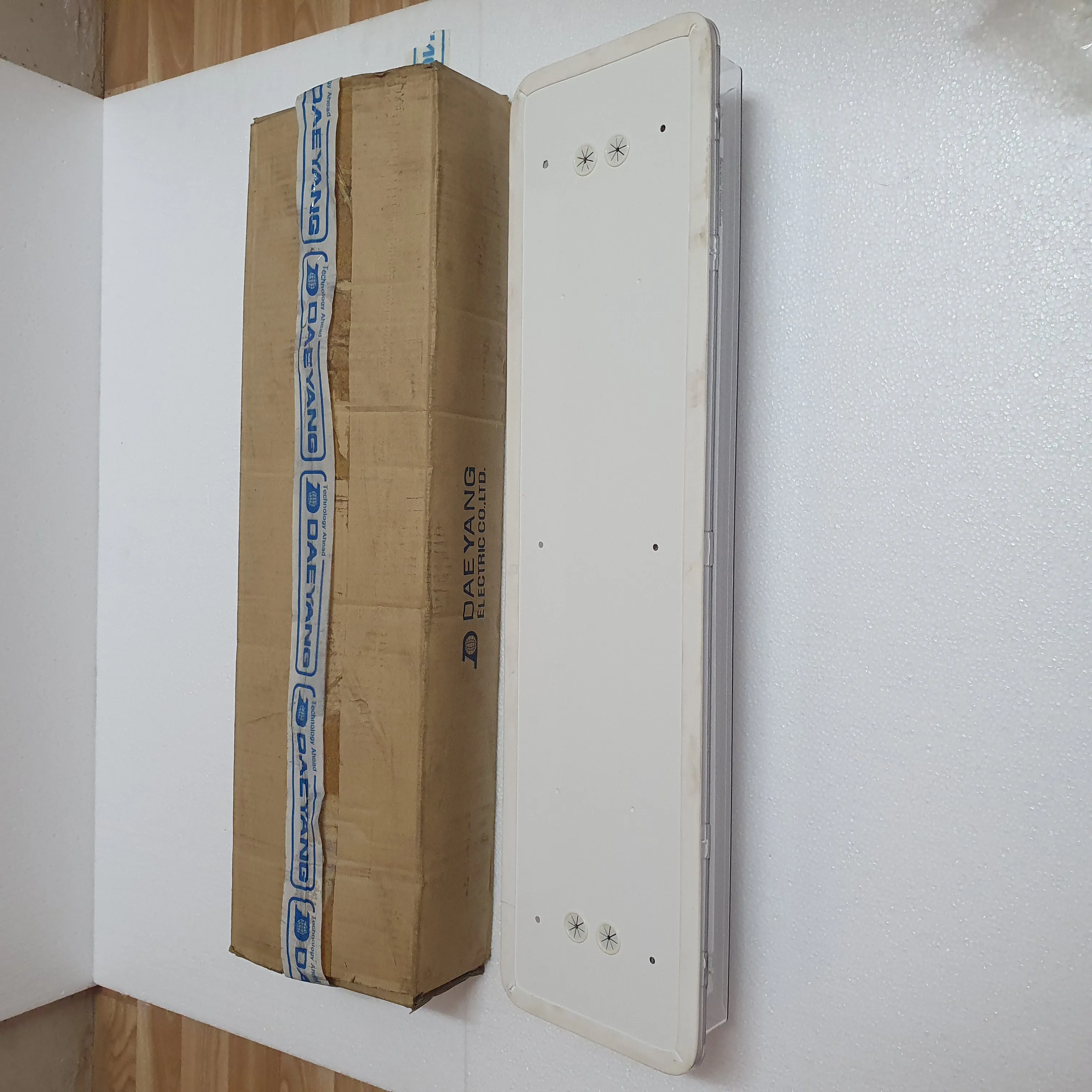 Daeyang Fluorescent Light for Marine Use Type FL220WSTH